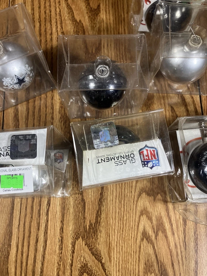 达拉斯牛仔圣诞摆件 — 第 3/4 张图片