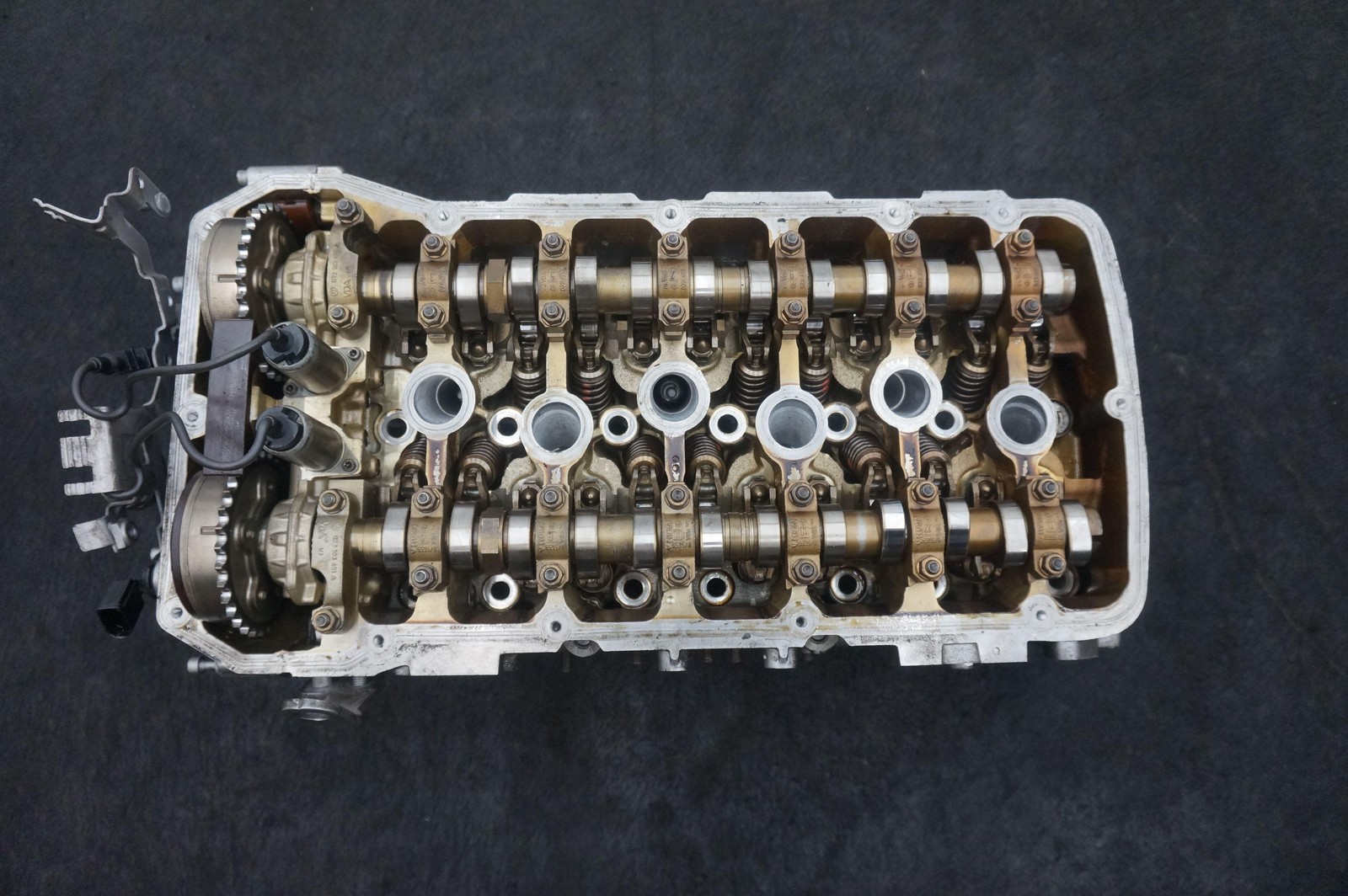 Right Engine Cylinder Head 07C103374 Bentley Continental Flying Spur 03-12 *Note