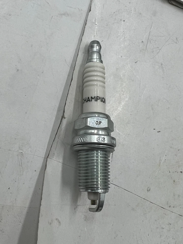 (CANTIDAD 8) Bujía Champion Copper Plus 434 RC9MC4 para Subaru Legacy 2012 Foto 3 de 4