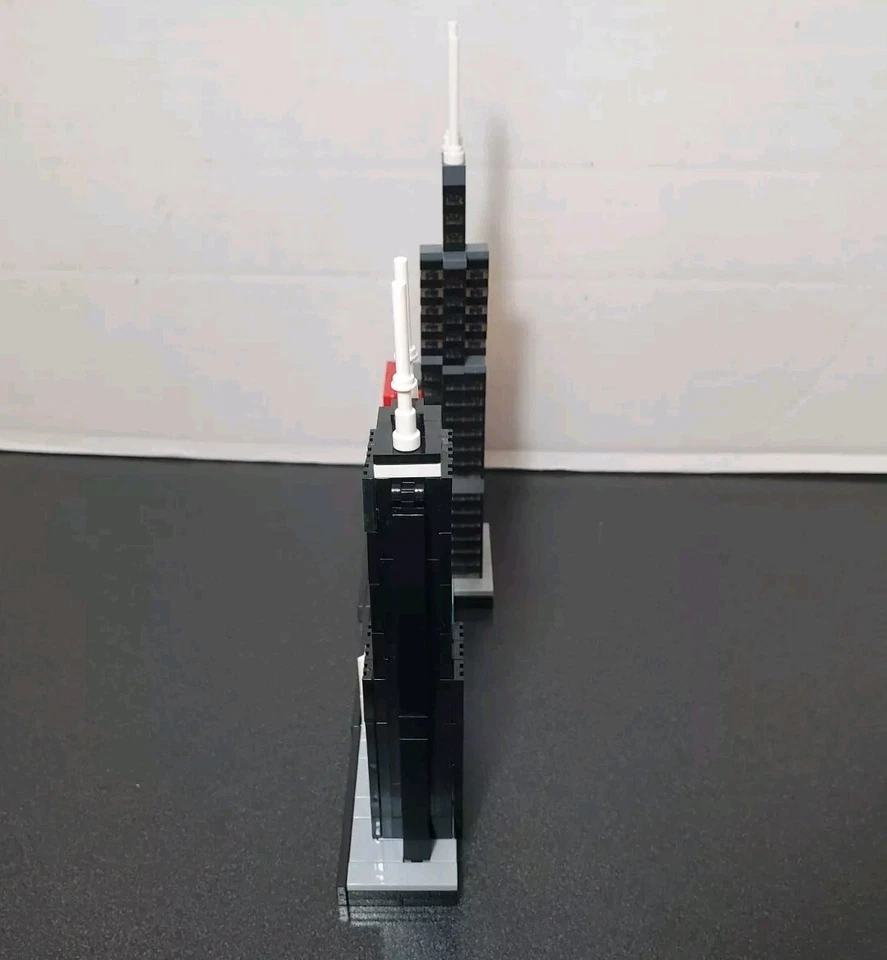 LEGO Architecture Chicago (21033) 100% Complete - AUTHENTIC GENUINE REAL LEGO - Image 4 of 4