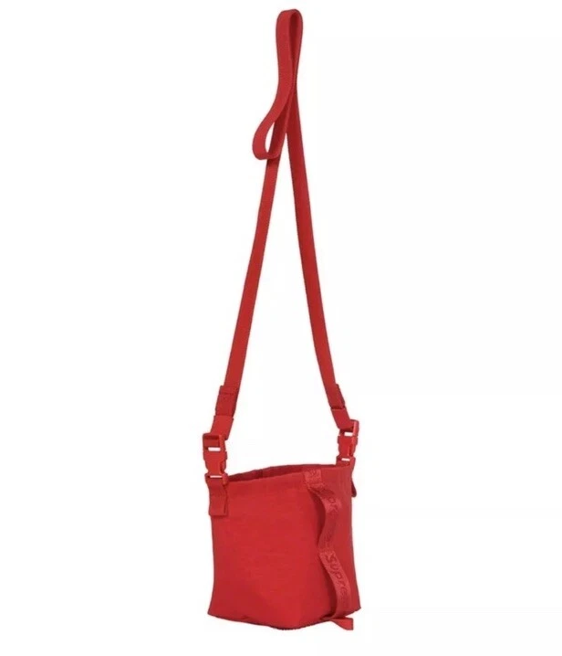 SAC POCHETTE COL SUPRÊME ROUGE FONCÉ AUTHENTIQUE