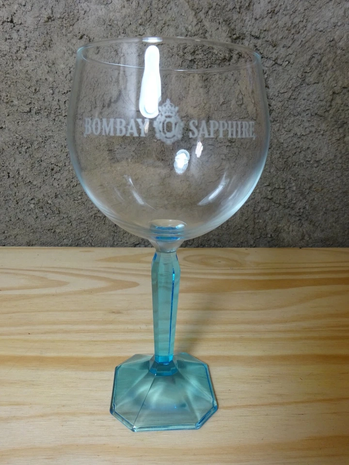 VERRE BOMBAY SAPPHIRE GIN NO SPRITZ PISCINE BLEU