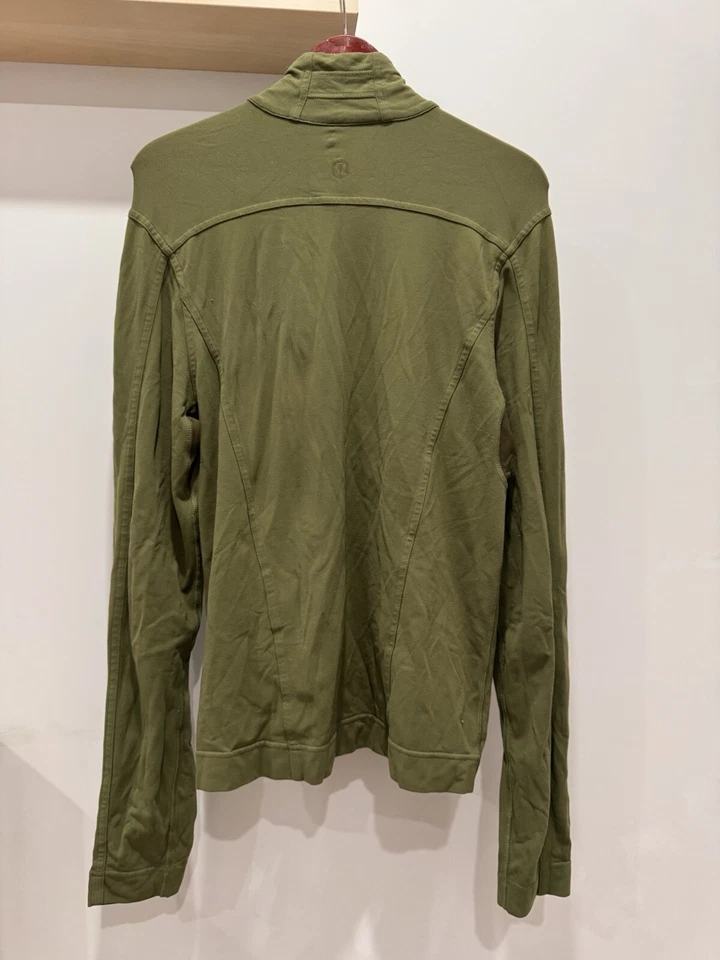 Jaqueta Lululemon Feminina Grande Instill Bronze Verde Malha Athlesiure Academia de Treino - Imagem 2 de 4