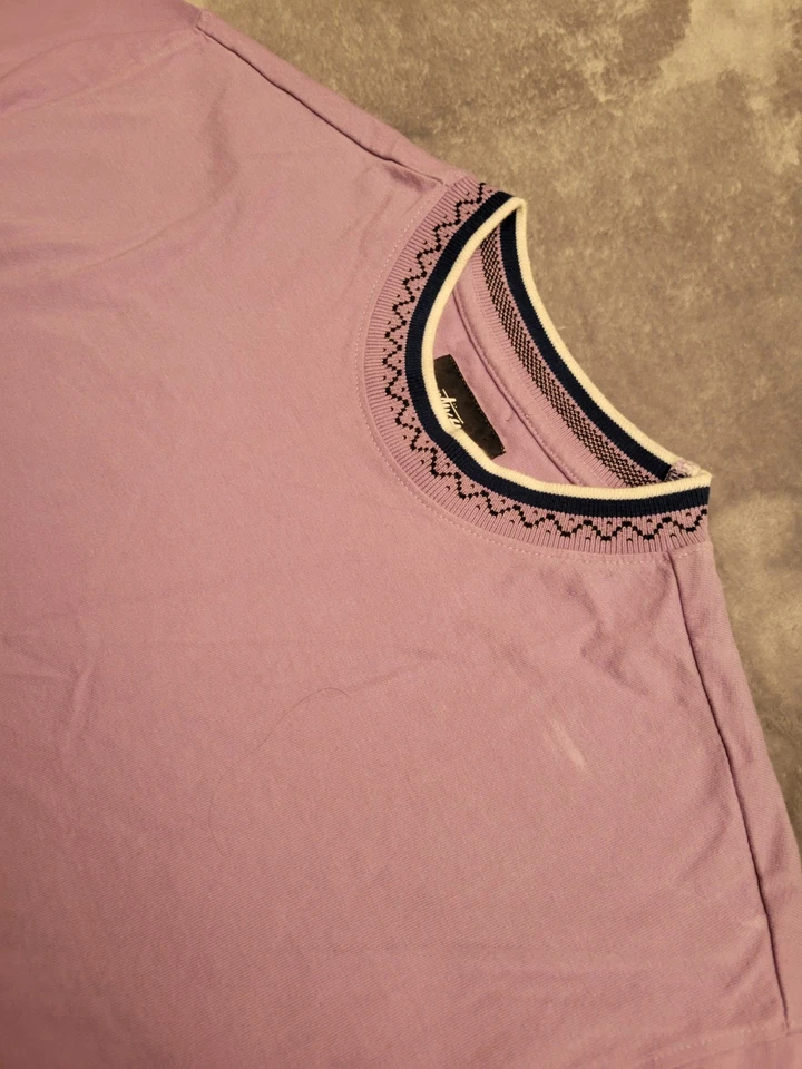 Camiseta Stussy Hombres Pequeña Lavanda Púrpura Lila Zig Zag Vacaciones Copo de Nieve Pipa Foto 3 de 4