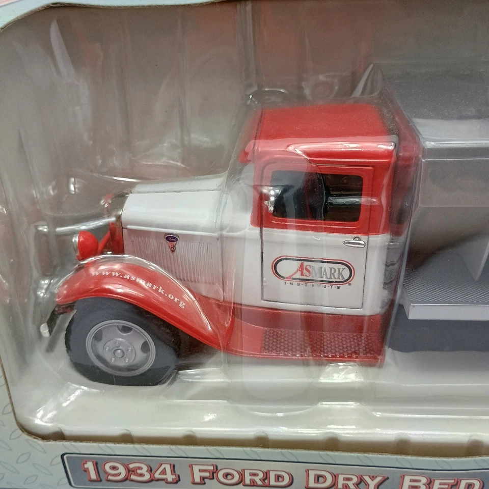 1934 Ford Dry Bed Fertilizer Truck Asmark Crown Premiums 1:24 Scale DieCast - Image 3 of 4