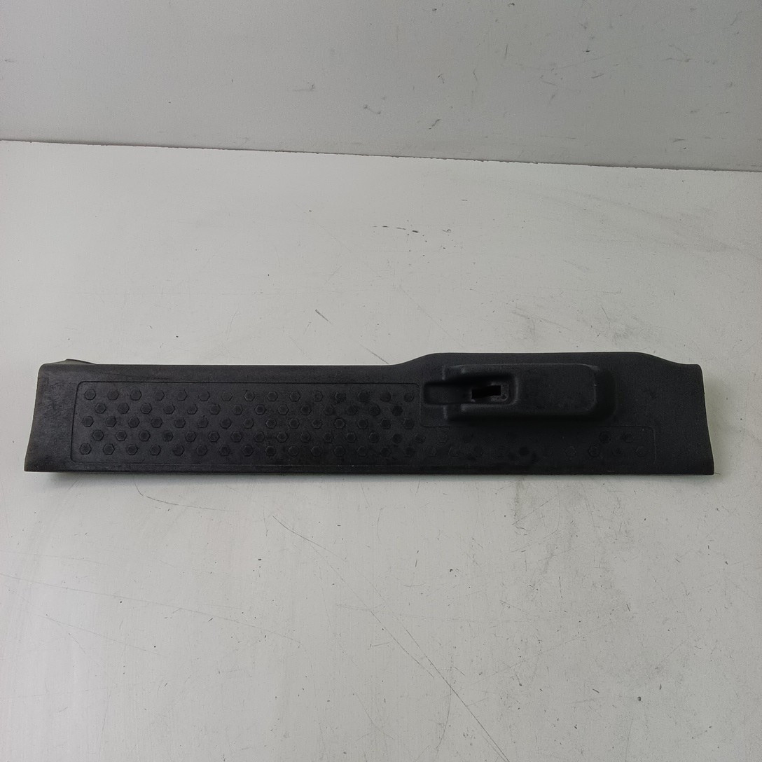 2006-2008 Honda Pilot Left Driver Side Front Door Sill Scuff Trim Panel OEM