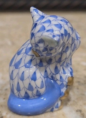 Herend Porcelain Blue Fishnet Cat Figurine With Gold Gilding Vintage Stamped 