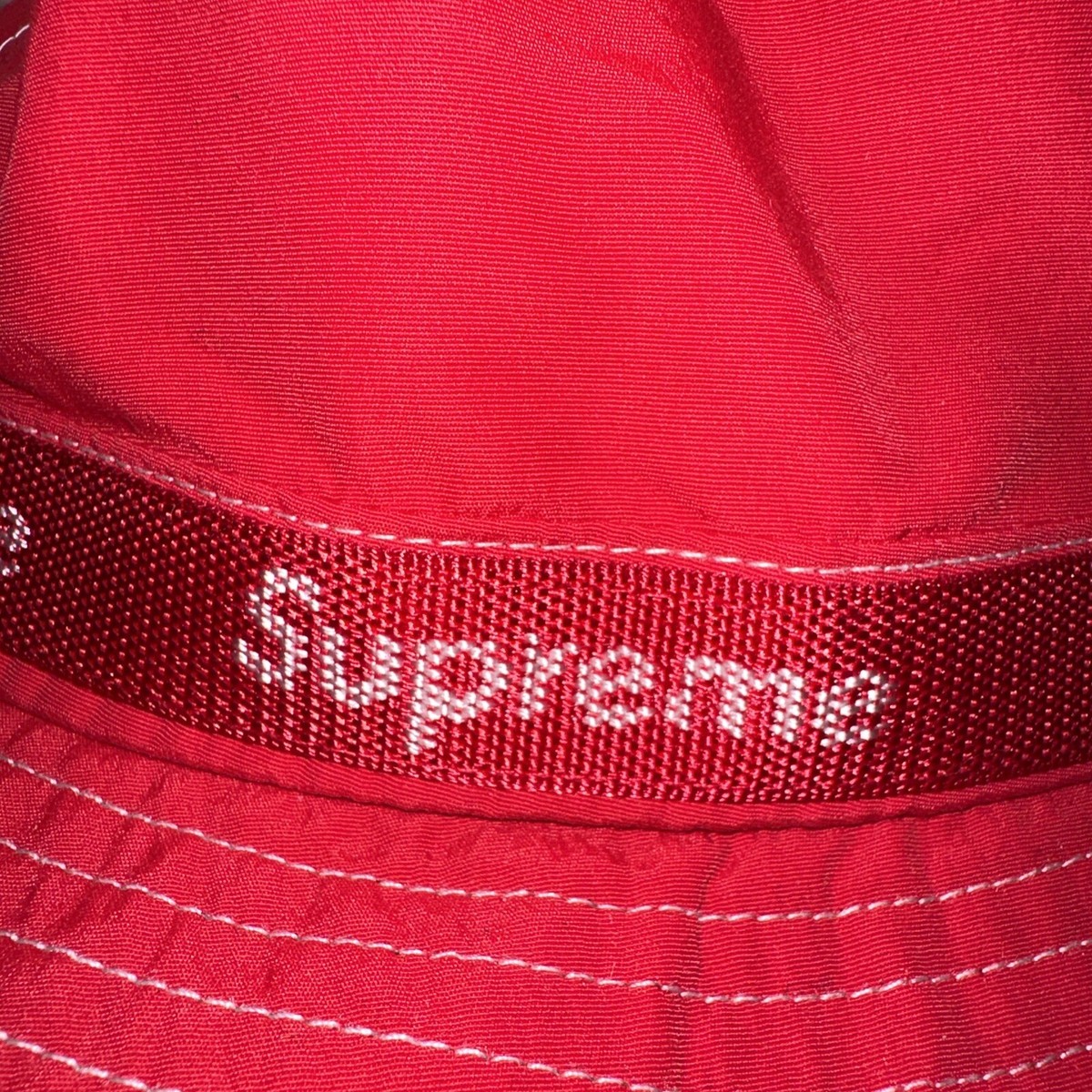 MED/LAR Supreme Logo Bucket Hat Crusher Red Men's DS FW22