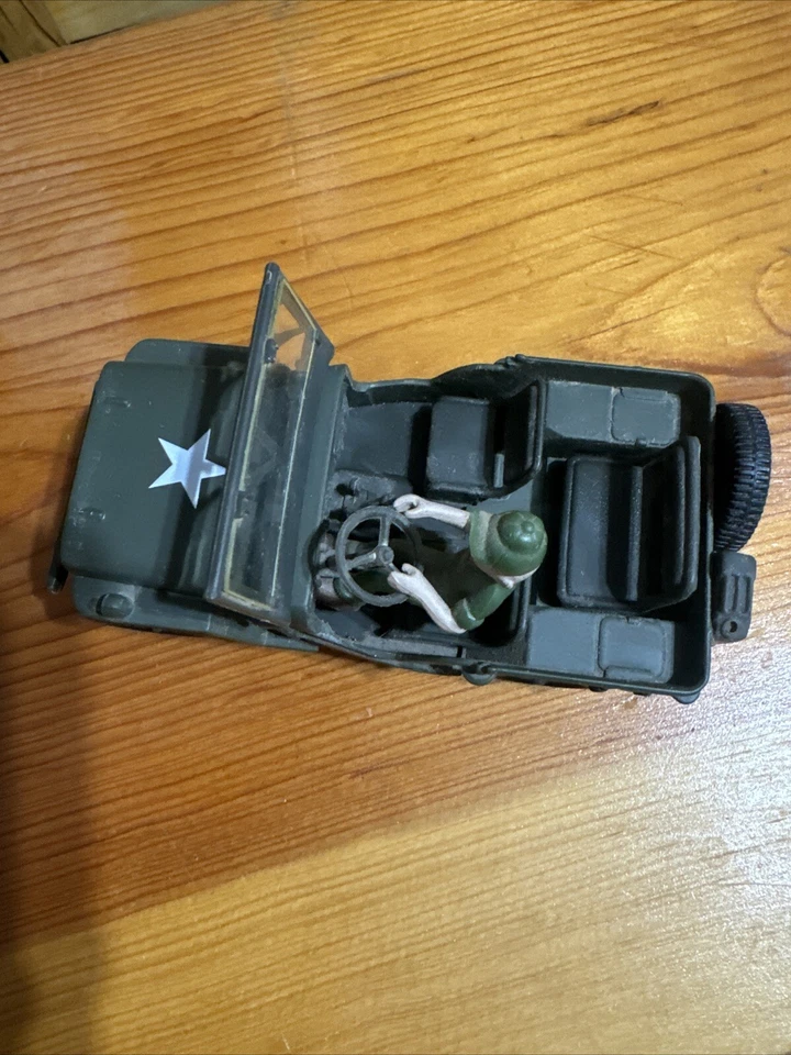 Rare Vintage Beetle Bailey in Willy's Jeep 1/32 Scale - Image 2 of 4