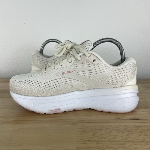 Zapatos para correr Brooks Ghost Max 2 para mujer 7,5 EE leche de coco/gris/zephyr NUEVOS - Imagen 7 de 13