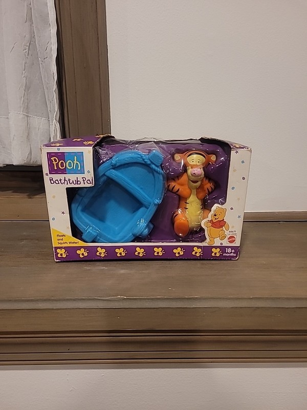 Vintage Winnie-the-Pooh Pooh Bathtub Pals Tigger With Boat NIB