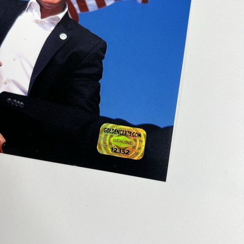 PRÄSIDENT DONALD TRUMP HANDSIGNIERT HANDSIGNIERT MAGA Foto 45-47 Flagge COA HOLO - Bild 3 von 6