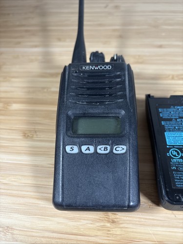 Kenwood NX-320-K2 UHF 450-520 MHz 260 canali 5 Watt con batteria - Foto 3 di 7
