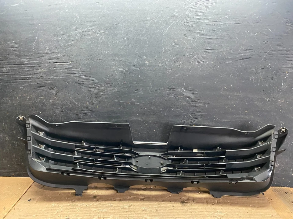 Parrilla Ford Fusion 2006-2009 con emblema superior OEM S5774 DG Foto 4 de 4