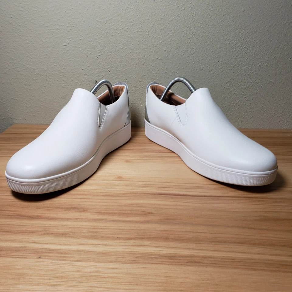 Zapatillas sin cordones Fitflop para mujer 11 Rally de cuero recubierto blancas plateadas acento cómodas Foto 3 de 4