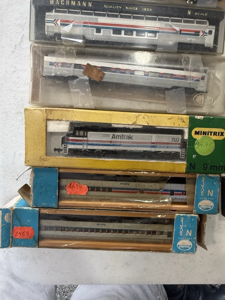 38 BACHMAN CON COR N SCALE AMTRACK TRAIN CARS - Image 4 of 4