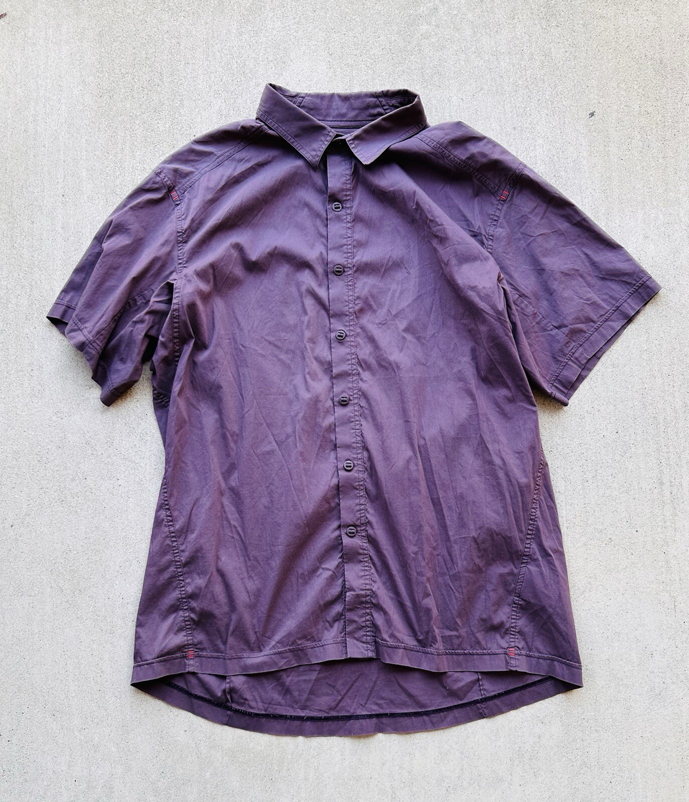 ARC'TERYX Camicia da uomo viola ARCTERYX taglia XL manica corta con bottoni coupé