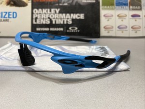 Oakley RADARLOCK MATTE Ghiacciaio con le icone NERO LUCIDO + SACCHETTO EDIZIONE  LIMITATA | eBay