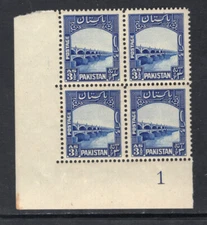 M18173 Pakistan 1948 SG32 - 3½a bright blue bottom corner PLATE (1) block of 4.