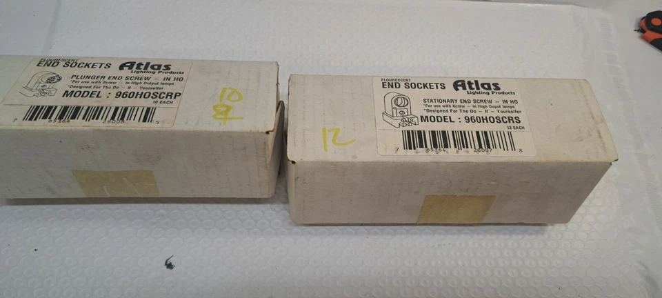 Lote de 22 enchufes Atlas Electric 960HOSCRP HO, nuevos en caja abierta Foto 4 de 4