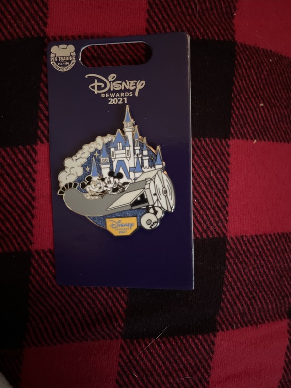 2021 Disney Visa Rewards Mickey and Minnie Plane Crazy Exclusive Pin *New