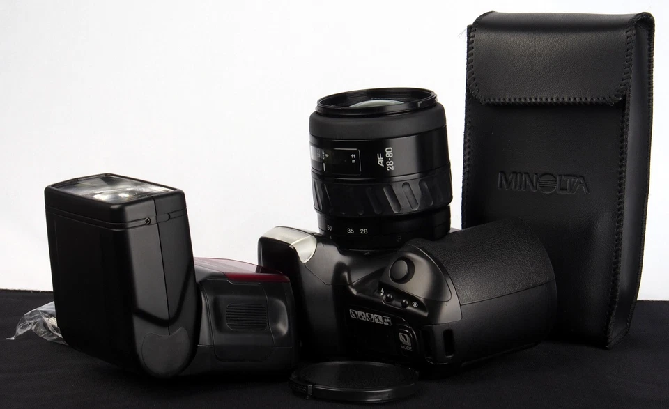 Minolta Alpha 300si 35mm Film AF SLR c/w AF Zoom 28-80mm Lens & 3500xi Flash Kit - Image 2 of 4