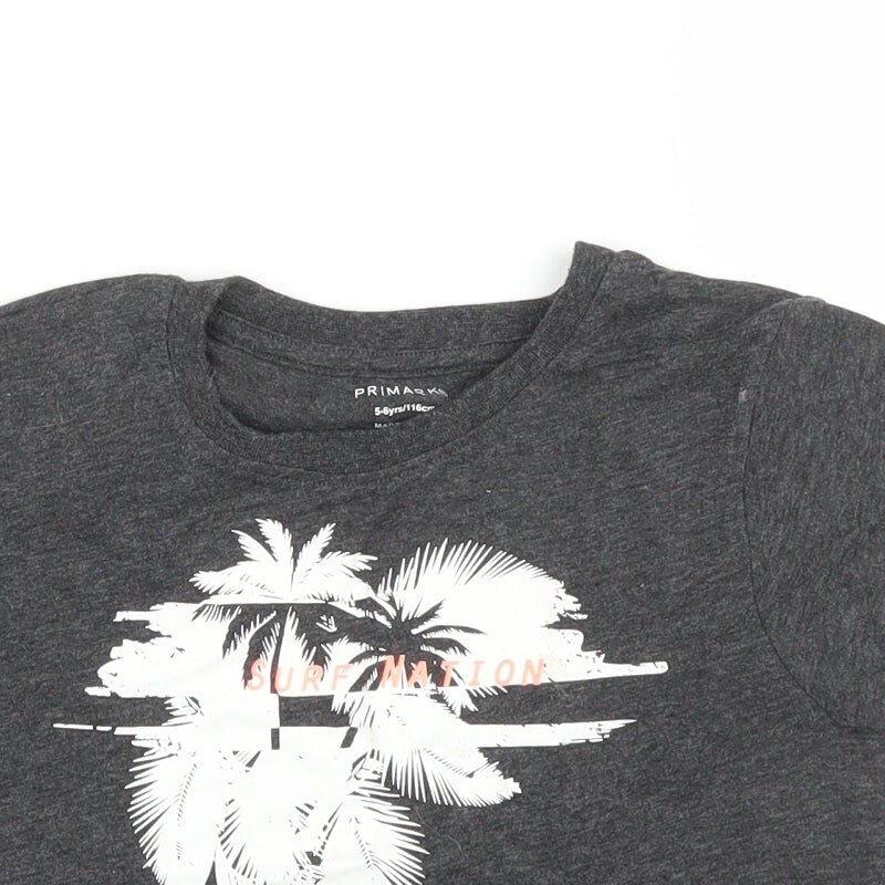 Primark Boys Grey Cotton blend T-Shirt Size 5 Years image 4