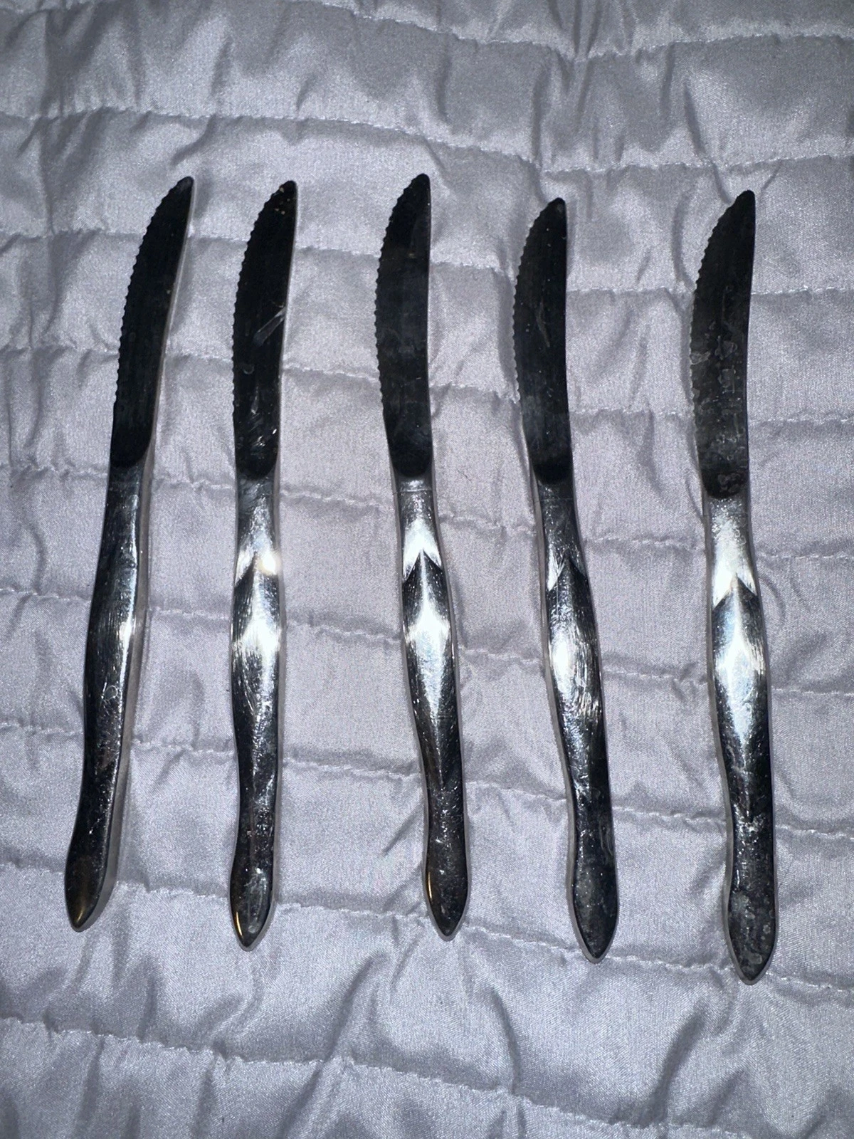 Cutco USA Stainless Steel Serrated Table Knife Set Of 5 VGC
Opens in a new window or tab