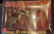 AMT Ertl Star Trek Klingon Bird Of Prey Flight Display Model Kit 6639