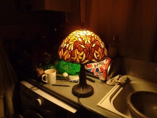 Tiffany style table lamp 12" diam shade approx 16" high