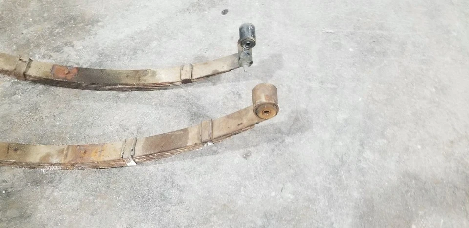 86 JEEP GRAND WAGONEER LEAF SPRING FRONT SET PAIR LEFT AND RIGHT 7 LEAF - Image 3 of 4