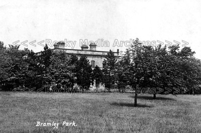 tyy-32 Bramley Park, Bramley bei Rotherham, Yorkshire. Foto
