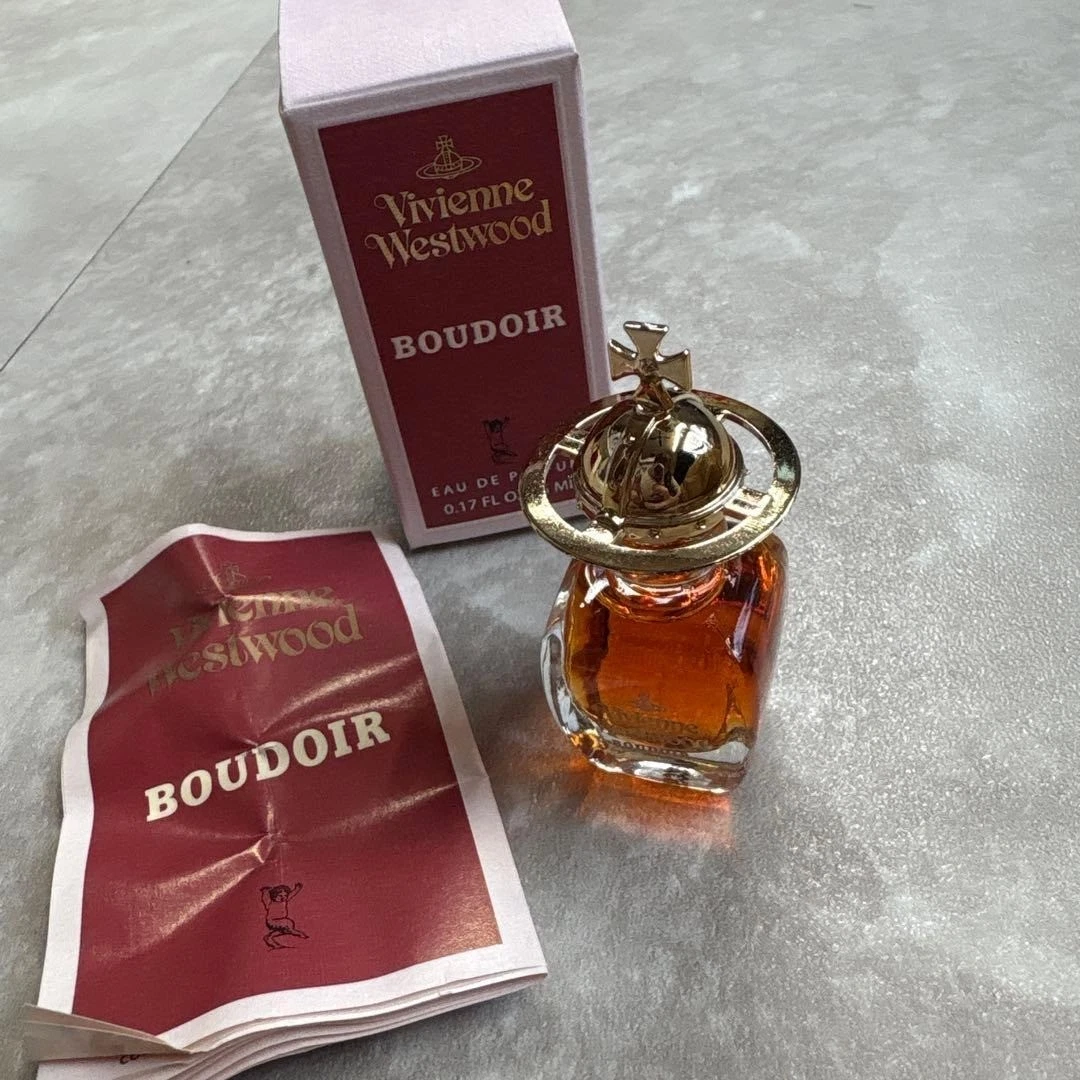 超安い品質 Vivienne Westwood Boudoir 香水&ハンカチセット 未使用