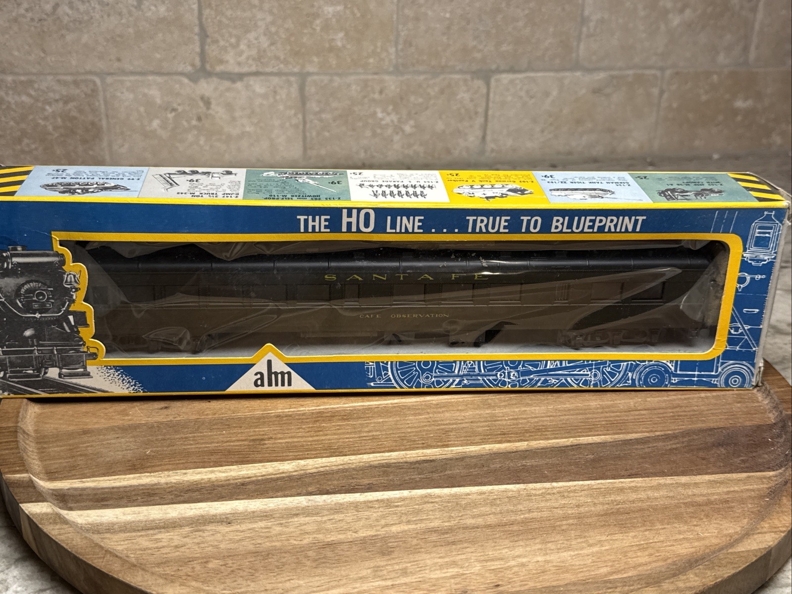 AHM 6261 HO Scale Santa Fe Café-Observation Car EX/Box