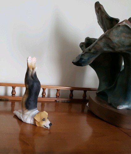 Terrier Beagle Figure Dog Design Toscano Handstand Gymnast Gymnastics Near Mint