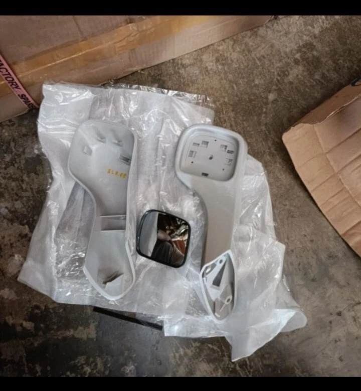 Espejo Fender SUZUKI XL7 escudo Foto 3 de 4