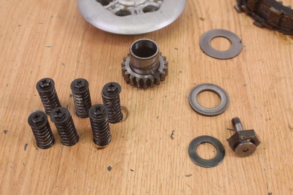 1978 YAMAHA TT500 cesta de embreagem cubo placa de pressão discos molas - Imagem 2 de 4