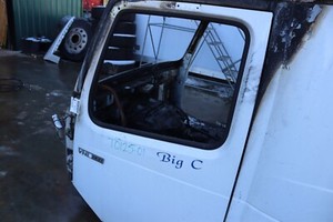 2019-2023 VOLVO VNL 860 FRONT LEFT DRIVER SIDE DOOR SHELL PANEL OEM