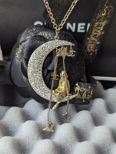 Etichetta autentica Chanel RARE CC 08P CoCo on the Moon GHW con collana con...
