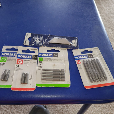 LOT OF KOBALT TOOLS GREAT QUALITY ITEMS TORX BITS  PLILLIPS BITS  UTILITYBLADE A