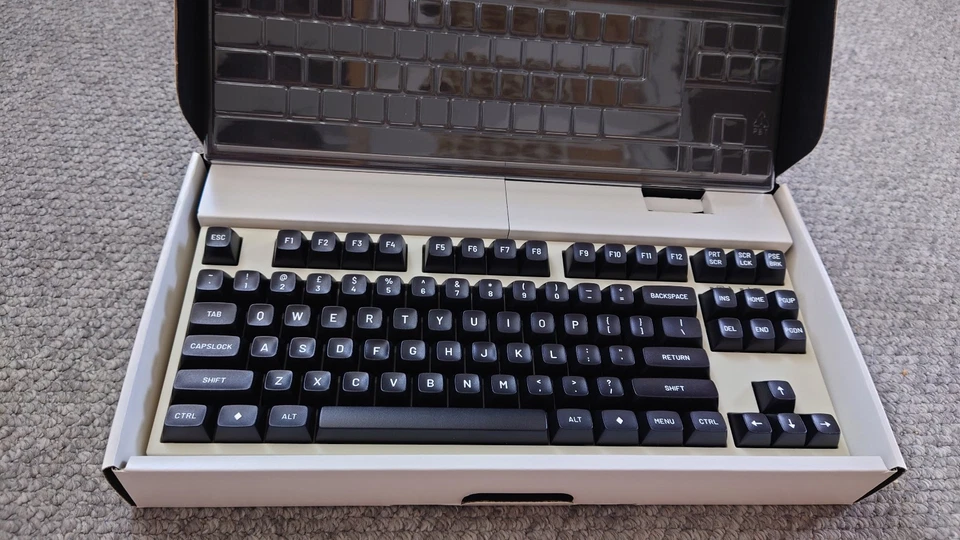 NEW Leopold FC750RBT 87 Key Windows Keyboard- Beige Case Black Keycaps - Image 2 of 3