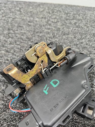 PORSCHE 996 FRONT RIGHT DRIVER SIDE DOOR LOCK MECHANISM - Picture 3 of 7