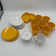 Genuine Melamine USA 7 Cups 8 Saucers 4 Plates 2 Bowls Cream and Sugar