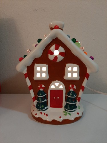 Gingerbread House With Lights. New In Box - Picture 2 of 6