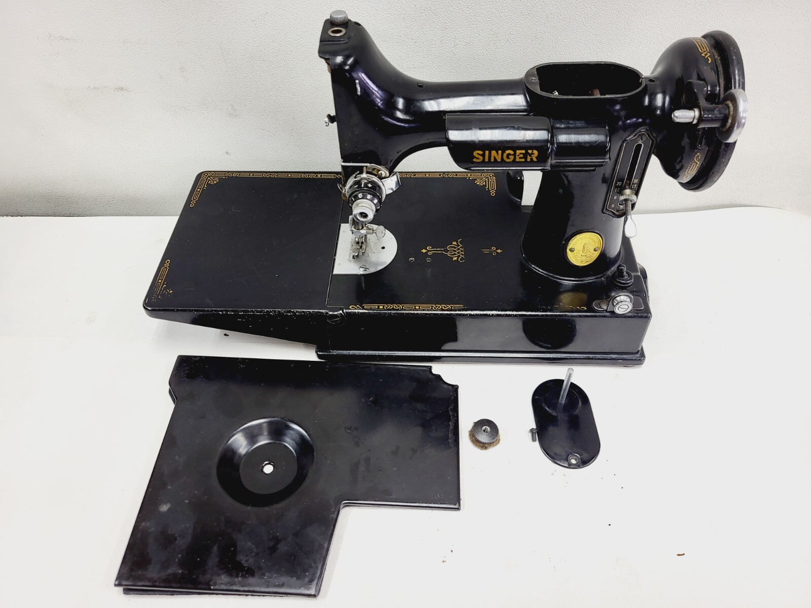 VINTAGE 1947 SINGER FEATHERWEIGHT 221 SEWING MACHINE HULL BODY eBay