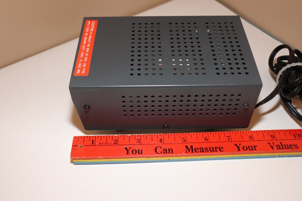 Radio Shack 13.8VDC 3 Amp output Power Supply Model 22-504 120VAC input ...