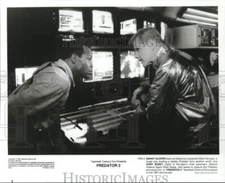 1990 Press Photo Danny Glover and Gary Busey star in "Predator 2" - lrp47354
