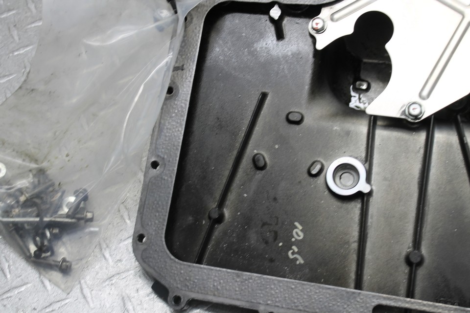 2008 KAWASAKI CONCOURS 14 ZG1400B ENGINE MOTOR BOTTOM OIL PAN COVER eBay