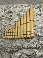 flauto in padella di bambù, comunemente noto come zampoña nella musica andina sudamericana