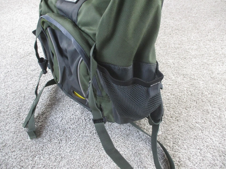Mountainsmith Hiking Daypack Backpack Green Gray Mesh Pockets Padded Straps - Image 4 of 4